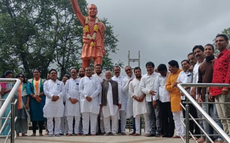 माजी पंतप्रधान राजीव गांधी यांच्या जयंतीनिमित्त काँग्रेसचे अभिवादन