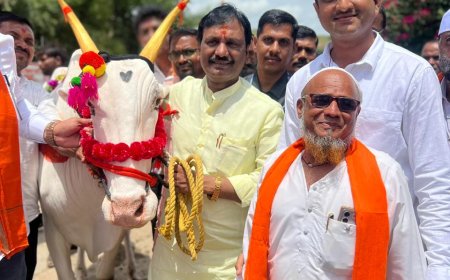 अंबादास दानवे यांनी बैलाची पूजा करून केला पोळा साजरा