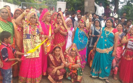 मंत्री मंडळ बैठकीवर खडी हातोडा मोर्चा...