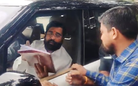 मुख्यमंत्र्यांचा ताफा रस्त्यावर रोखत मार्टीची स्थापना करण्याचे दिले आश्वासन