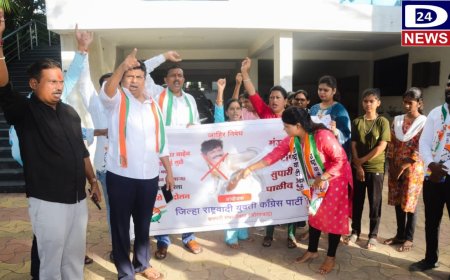 राष्ट्रवादी युवती काँग्रेस आक्रमक, पडळकर यांच्या विरोधात केले तीव्र आंदोलन