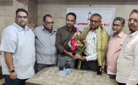 जिल्हा माहिती अधिकारी दुसाने यांचा उर्दु जर्नालिस्ट असोशिएशनने केला सत्कार