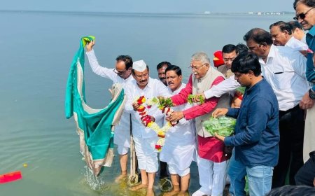 महाविकास आघाडीच्या वतीने जायकवाडीत जलपूजन