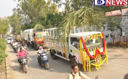 महानगरपालिकेच्या वाहनांचे दिमाखदार पथसंचलन