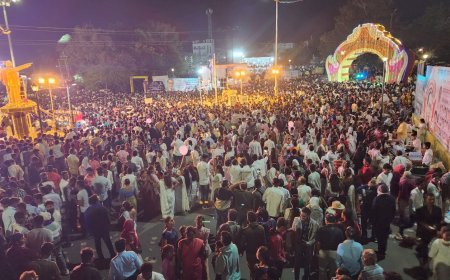 नामविस्तार दिनानिमित्त अभिवादनासाठी भिमसागर उसळला...!