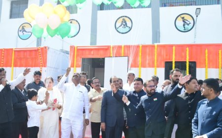 मनपाच्या वतीने प्री फॅब्रिकेटेड कंटेनर अभ्यासिकेचे पालकमंत्र्यांनी केले उदघाटन