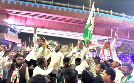 राष्ट्रवादी अजित पवारांची, शरद पवारांना धक्का, क्रांतीचौकात कार्यकर्त्यांचा जल्लोष