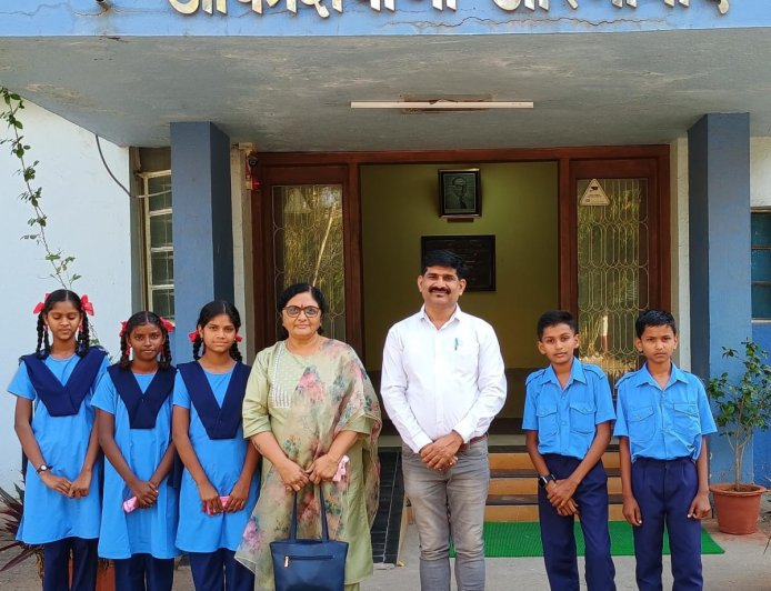 महानगरपालिकेचे विद्यार्थी आकाशवाणीवर झळकणार...!