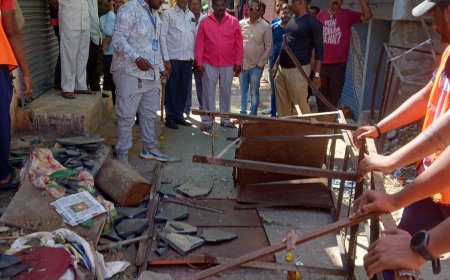 शंभर फुट डिपी रस्त्यावरील अतिक्रमणे जमीनदोस्त