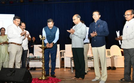 मतदारांच्या जाणीव जागृतीत शिक्षकांची भुमिका महत्वाची - जिल्हाधिकारी दिलीप स्वामी