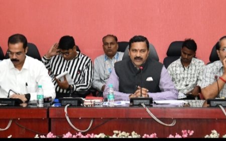 आदर्श आचारसंहितेची अंमलबजावणी, जिल्हाधिकारी दिलीप स्वामी यांनी घेतली राजकीय पक्षांची बैठक