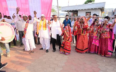 गाव तांड्यावर जात मंत्री अतुल सावे यांनी साजरी केली होळी...!