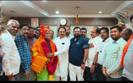 चंद्रकांत खैरे यांचा शिवसैनिकांनी केला सत्कार, दिल्या शुभेच्छा