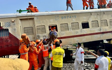 रेल्वे अपघात घडल्यास प्रवाशांचा जीव कसा वाचवावा, पुर्णा स्टेशनवर माॅक ड्रील यशस्वी