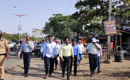 जलवाहिनीचे कामात अडथळा, अतिक्रमण काढण्यासाठी स्वतः मनपा आयुक्त रस्त्यावर