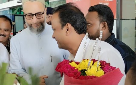 बॅ.असदोद्दीन ओवेसी यांचे शहरात आगमन