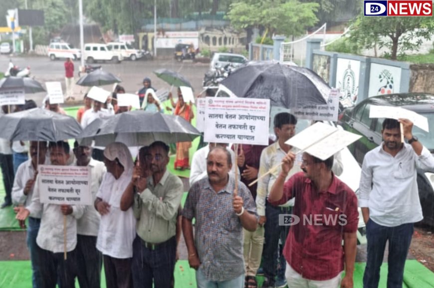 मुसळधार पावसात भिजत शिक्षकांनी काढला विराट मोर्चा...!