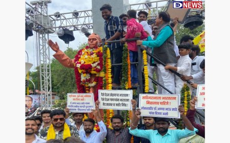 लोकशाहीर अण्णाभाऊ साठे यांना भारतरत्न पुरस्कार देण्याचे झळकले पोस्टर...!