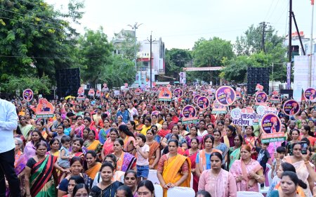 भरपावसात लाडक्या भावाचा हजारो बहिणीसोबत साधला संवाद...!