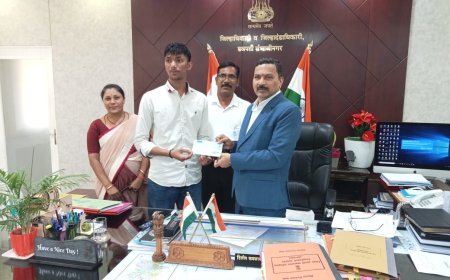 जिल्हा सैनिक कार्यालयातर्फे माजी सैनिकांच्या पाल्यांना आर्थिक मदतीचे धनादेश वाटप