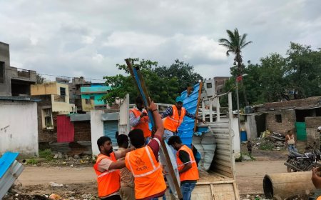 गांधीनगर येथील मनपाच्या मालकिच्या जमिनीवरील अतिक्रमण जमीनदोस्त