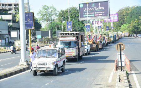 मनपाच्या वर्धापनदिनानिमित्त शहरात वाहनांचे संचलन....!