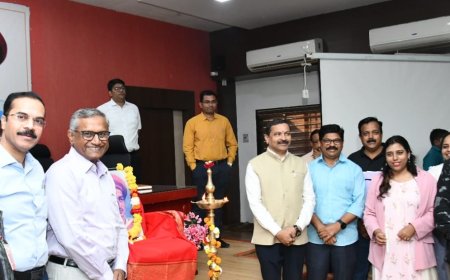 समाजात अनेक ज्वलंत प्रश्न निर्माण होत आहे त्याकडे माध्यमांनी लक्ष देण्याची गरज - जिल्हाधिकारी दिलीप स्वामी