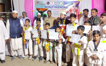 ताईक्वांदोत पदकांची कमाई करणा-या खेळाडूंना केले सन्मानित