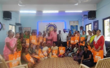 नंदनवन काॅलनी येथे होतकरू महीलांना साड्यांचे वाटप...!