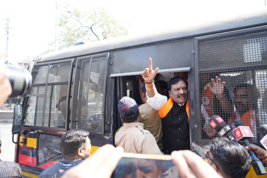 शिवसेनेच्या चक्काजाममुळे थांबली एसटी, अंबादास दानवे यांच्या सह कार्यकर्त्यांना पोलिसांनी घेतले ताब्यात...!