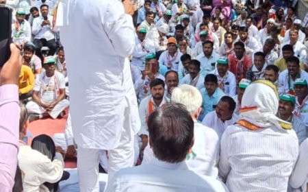 तापत्या उन्हात शेतकऱ्यांच्या मागणीसाठी काँग्रेस रस्त्यावर...!