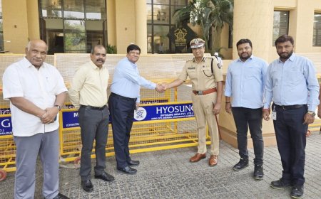 शहर पोलिस व ग्रामीण पोलीस दलास दोनशे बॅरिकेड्स भेट, आयुक्तांनी मानले आभार