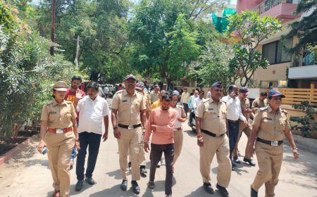 महीलांची छेड काढणाऱ्या टवाळखोराच्या पोलिसांनी आवळल्या मुसक्या, काढली आरोपिची धींड