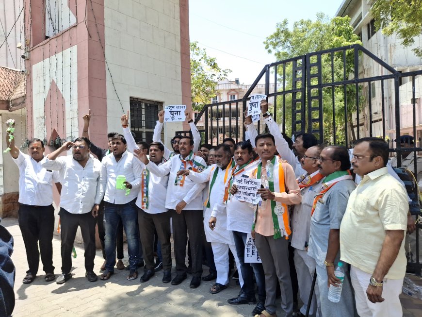 पाण्यासाठी राष्ट्रवादीने केले मनपा मुख्यालयासमोर चुना लावून केले आंदोलन...!