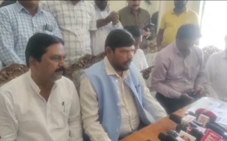 समाजकल्याणच्या निधीसाठी कर्नाटक प्रमाणे कायदा करावा - केंद्रीय मंत्री रामदास आठवले