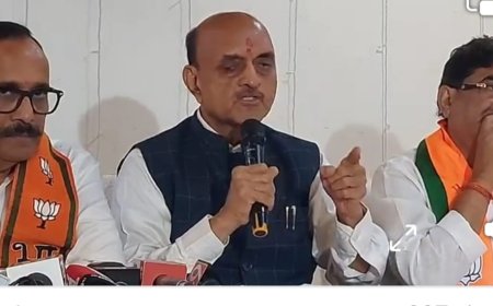 पाणी प्रश्नावर राजकारण पेटले, भाजपाची शिवसेना(उबाठा) वर टिका....