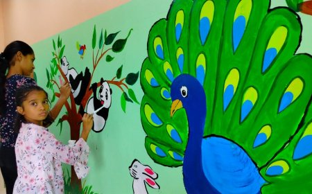 मिलिटरी स्कुलच्या विद्यार्थ्यांनी रंगवल्या पोलिस अधिक्षक कार्यालय पाळणाघराच्या भिंती...