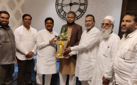 फजल शेख सिए बनले, खासदार डाॅ.कल्याण काळे यांनी केला सत्कार...