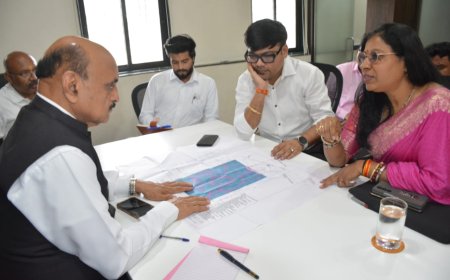 प्रस्तावित ग्लो गार्डन प्रकल्प जलदगतीने पूर्ण करा - डाॅ.भागवत कराड