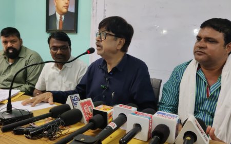 अशफाक सलामी यांच्या पत्रकार परिषदेत शाब्दिक चकमक...