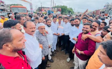 बीडकीनच्या नागरीकांचा रस्ता रुंदीकरणास विरोध, केला रस्ता रोको आंदोलन