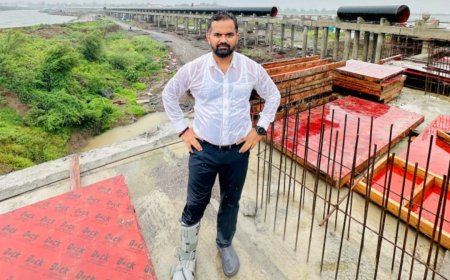 भरपावसात मनपा आयुक्त जी.श्रीकांत पाण्यात भिजतात, सुट्टीच्या दिवशीही...