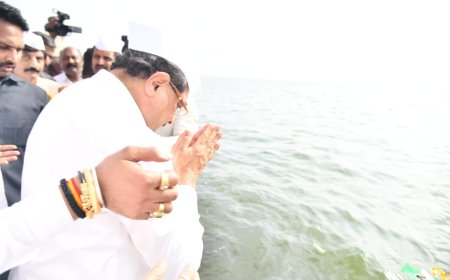 जलपूजन करुन जायकवाडी धरणातून विसर्ग सुरु...