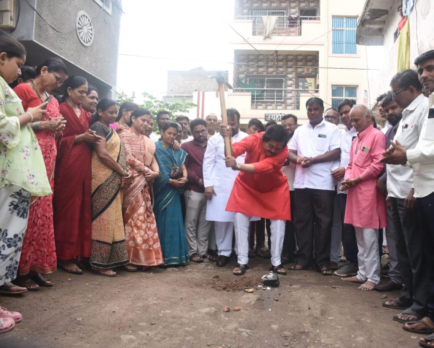 प्रदीप जैस्वाल यांनी गोकुळनगरमध्ये रस्त्याच्या कामाचे केले भुमापुजन