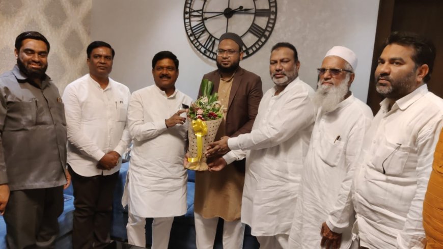 फजल शेख सिए बनले, खासदार डाॅ.कल्याण काळे यांनी केला सत्कार...