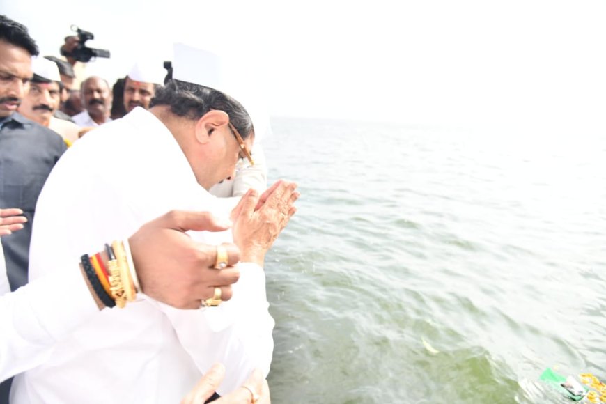 जलपूजन करुन जायकवाडी धरणातून विसर्ग सुरु...