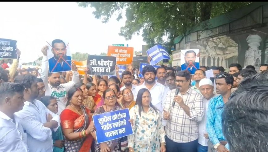 बाधित मालमत्ताधारकांचे मोबदल्यासाठी आयुक्तांच्या बंगल्यासमोर आंदोलन...