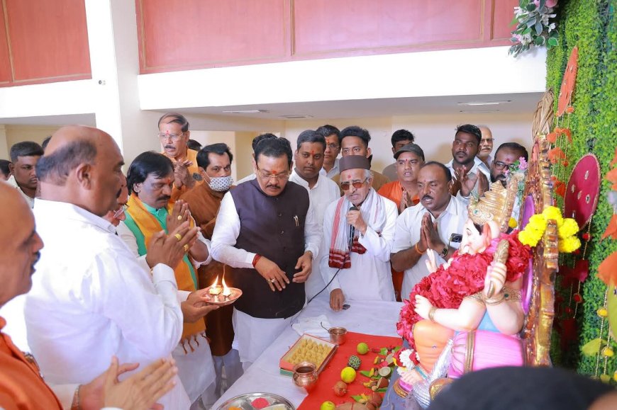 पालकमंत्र्यांच्या हस्ते जिल्हा श्री गणेश महासंघाच्या "श्री"ची प्राणप्रतिष्ठापना