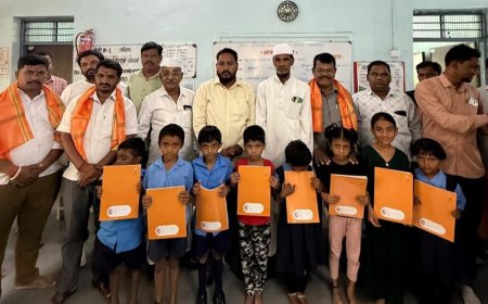 छावणी श्री गणेश महासंघाच्या वतीने गरजू विद्यार्थ्यांना शालेय साहित्याचे वितरण...