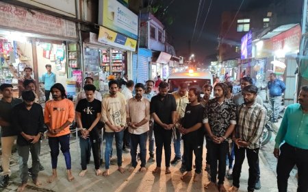 अंमली पदार्थ 11 विक्रेत्यांची पोलिसांनी काढली दोन किलोमीटर पर्यंत धिंड... बघ्यांची गर्दी...